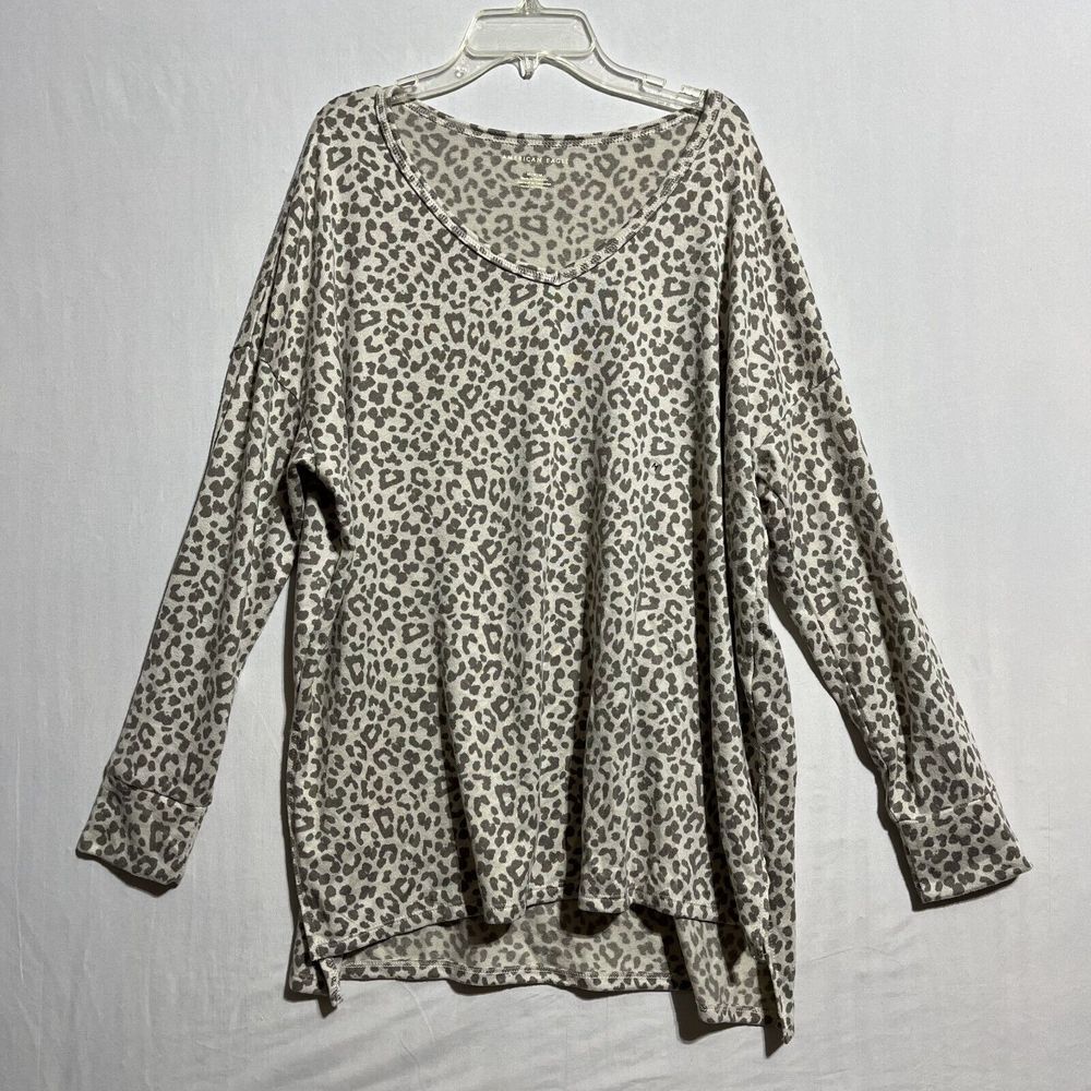 American Eagle Outfitters Blouse Top Womens Medium Beige V-Neck Leopard Pullover